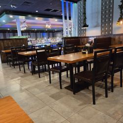 Ichiban Buffet & Grill - Just one of the seating areas. (Lots of room with a few large sections inside Ichiban)