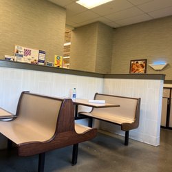 KJs Market IGA - Eating area