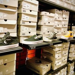 Converse - Women's side