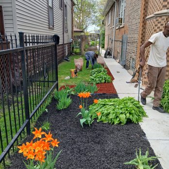 AKUI’s Greener Path - Fresh mulch - Lawn Services Near Me - Chicago, Illinois AKUI’s Greener Path - Fresh mulch - Lawn Services Near Me - Chicago, Illinois