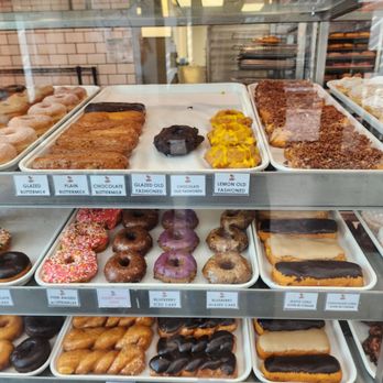Randy's Donuts - Donuts Near Me - Burbank, California Randy's Donuts - Donuts Near Me - Burbank, California