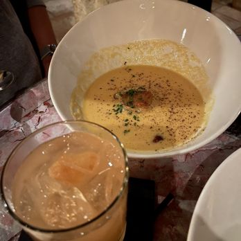 Geoffrey's Malibu - Corn chowder - Seafood Near Me - Malibu, California