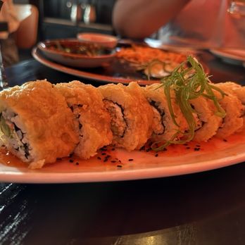 Blue Sushi Sake Grill - Hotel Cali - Sushi Bars Near Me - Kansas City, Missouri