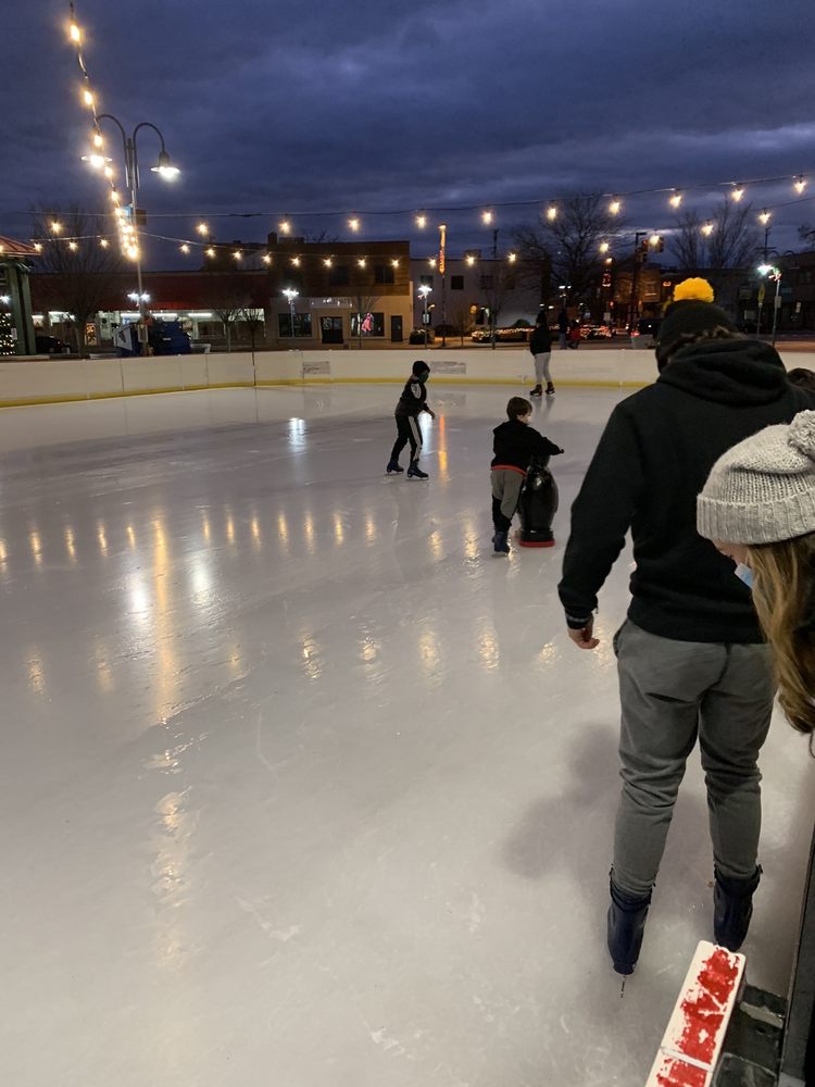 GLEN BURNIE OUTDOOR ICE RINK Updated September 2024 19 Photos