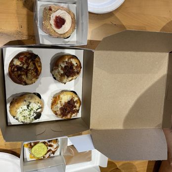 Boston Pizza Cupcakes - Pizza Near Me - Dedham, Massachusetts Boston Pizza Cupcakes - Pizza Near Me - Dedham, Massachusetts