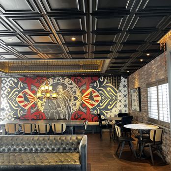 Sideways Inn - The lounge area - Hotels Near Me - Buellton, California