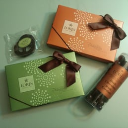 Beautiful boxes for your assorted truffles and bon bon! Featuring chocolate-covered pretzel and dark chocolate rum cordial. Beautiful boxes for your assorted truffles and bon bon! Featuring chocolate-covered pretzel and dark chocolate rum cordial.