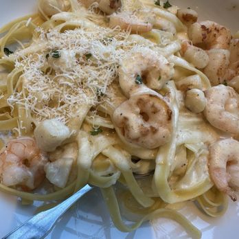 Olive Garden Italian Restaurant - Seafood Alfredo - Italian Near Me - Menifee, California