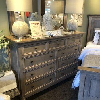 Kloter Farms - Dresser with mirror. - Furniture Stores Near Me - Ellington, Connecticut