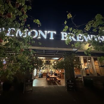 Fremont Brewing - Outside - Breweries Near Me - Seattle, Washington Fremont Brewing - Outside - Breweries Near Me - Seattle, Washington