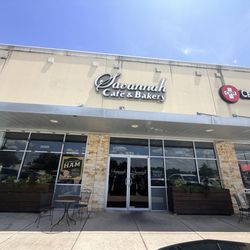 Savannah Cafe & Bakery - Storefront