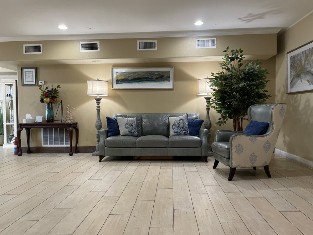 LEAL FUNERAL HOME Updated September 2024 20 Photos 708 College