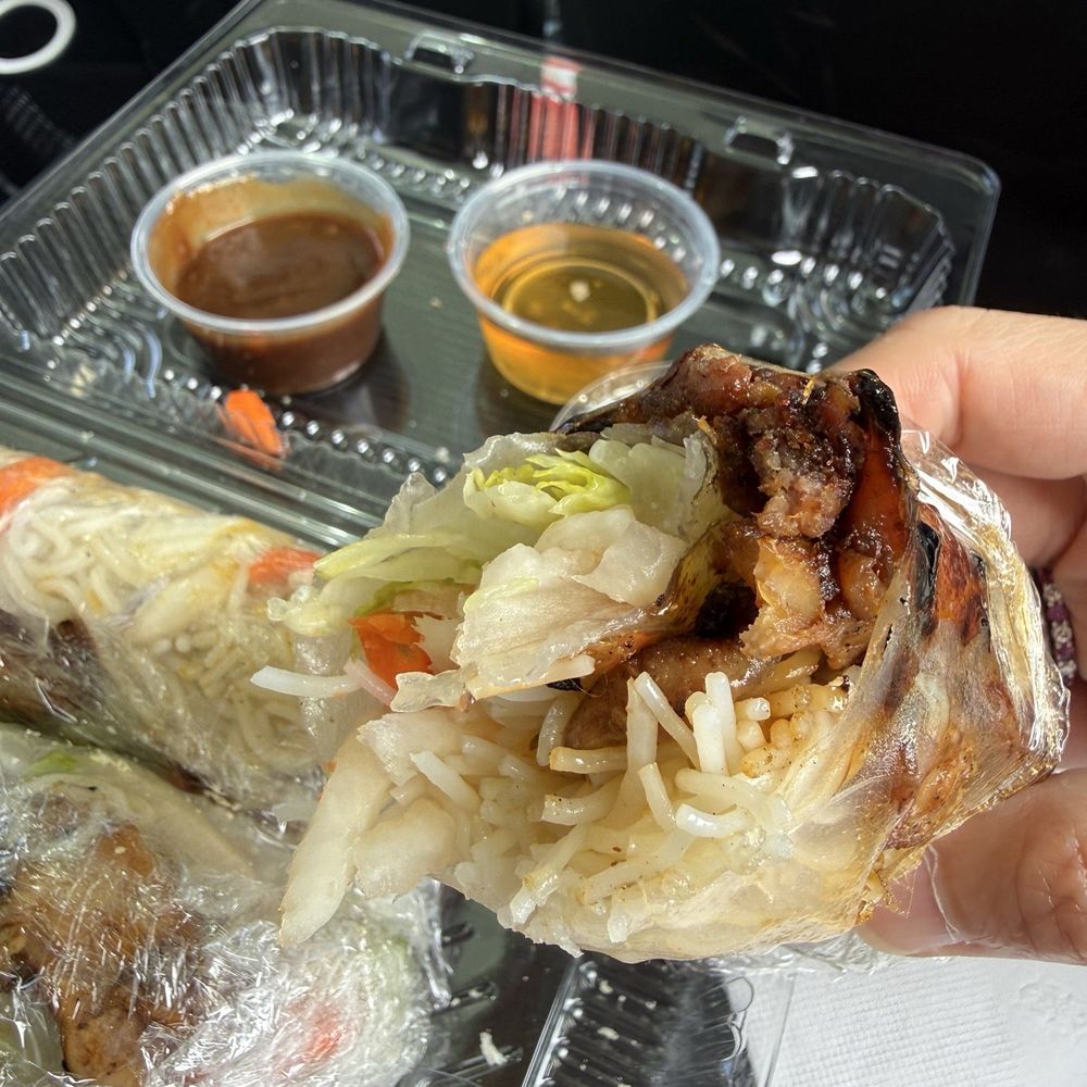 Banh Mi House - Lemongrass chicken rice paper roll - Vietnamese Near Me - Markham, Ontario Banh Mi House - Lemongrass chicken rice paper roll - Vietnamese Near Me - Markham, Ontario