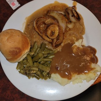 Giddings Downtown Restaurant - Smothered steak with onions, green beans, mashed potatoes and gravy, and a roll. Excellent. - New American Near Me - Giddings, Texas Giddings Downtown Restaurant - Smothered steak with onions, green beans, mashed potatoes and gravy, and a roll. Excellent. - New American Near Me - Giddings, Texas