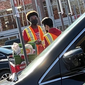 Target - The tall one with a Afro is the worker who took my items and was very rude. - Department Stores Near Me - Hayward, California Target - The tall one with a Afro is the worker who took my items and was very rude. - Department Stores Near Me - Hayward, California