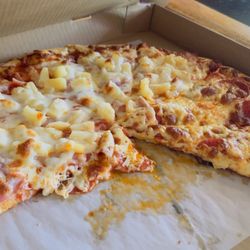 The pizza. Good for 3 people...