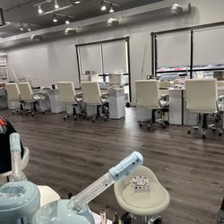 Q Nails & Spa