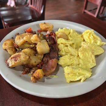 Hernandez Cafe - Mexican Potatoes - Restaurants Near Me - Cushing, Oklahoma