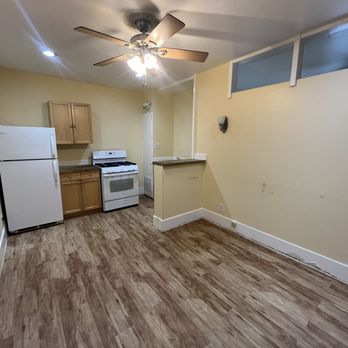 Rio Grande Square - Student Apartments - Front room - Apartments Near Me - Austin, Texas Rio Grande Square - Student Apartments - Front room - Apartments Near Me - Austin, Texas