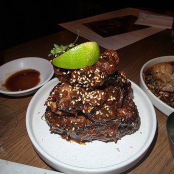 Earls Kitchen + Bar - Sticky ribs - Cocktail Bars Near Me - Honolulu, Hawaii Earls Kitchen + Bar - Sticky ribs - Cocktail Bars Near Me - Honolulu, Hawaii