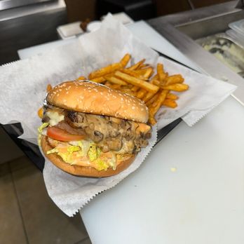Dandana Hookah Cafe - Mushroom and Swiss burger - Hookah Bars Near Me - Plantation, Florida Dandana Hookah Cafe - Mushroom and Swiss burger - Hookah Bars Near Me - Plantation, Florida