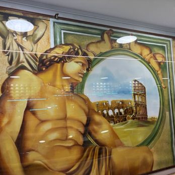 Il Gelatone - More art on there walls - Ice Cream & Frozen Yogurt Near Me - Rome, RM