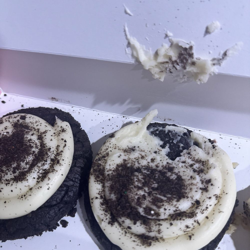 Crumbl - Middletown - Oreo - Bakeries Near Me - Louisville, Kentucky