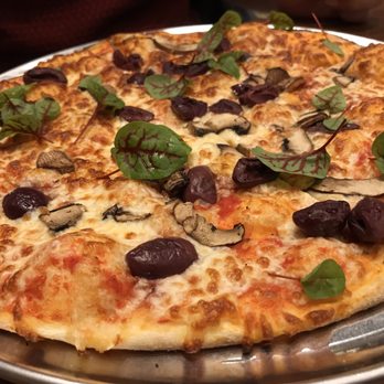 Cafe Landwer - Rutherford & Bathurst - Margarita pizza. Very nice - Cafes Near Me - Maple, Ontario Cafe Landwer - Rutherford & Bathurst - Margarita pizza. Very nice - Cafes Near Me - Maple, Ontario