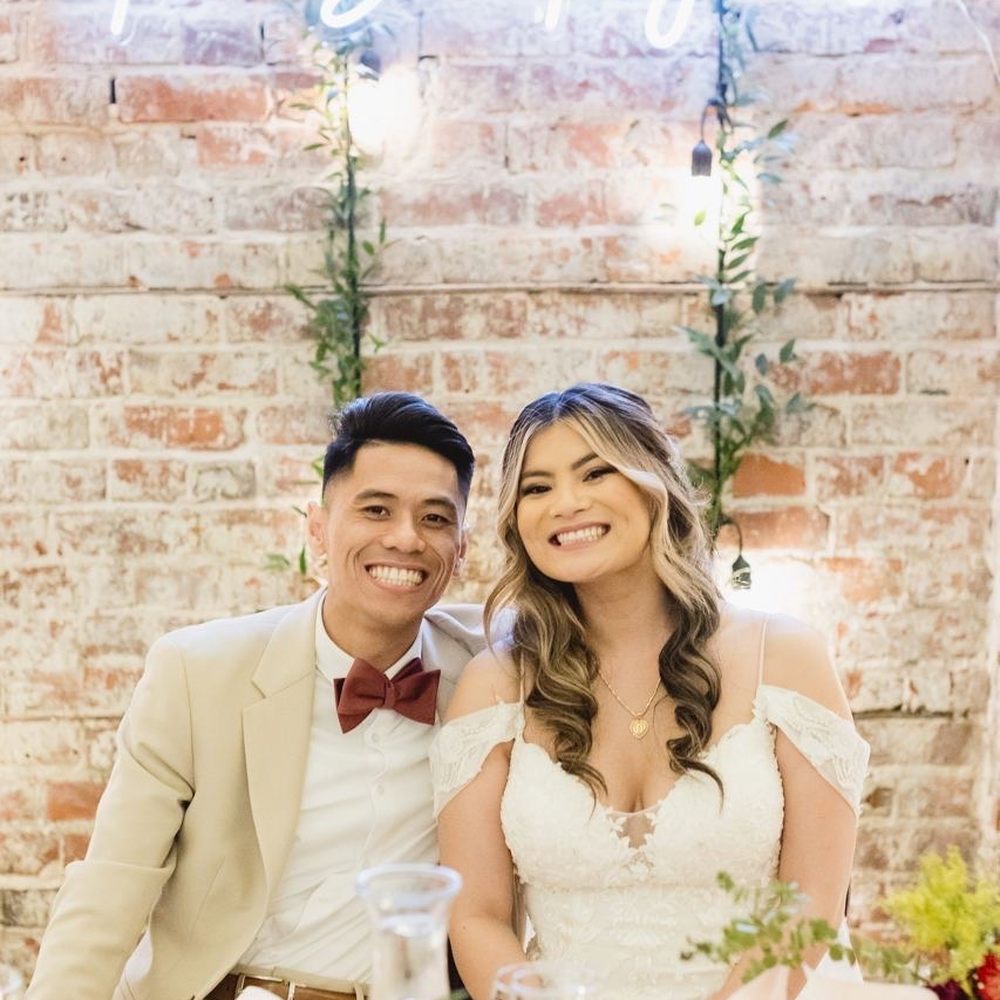 The Century - Bride & groom at sweetheart table - Venues & Event Spaces Near Me - Modesto, California The Century - Bride & groom at sweetheart table - Venues & Event Spaces Near Me - Modesto, California