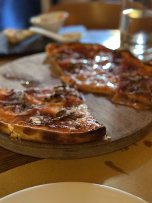 Onkel Tom's Pizzeria und Weinlokal by null