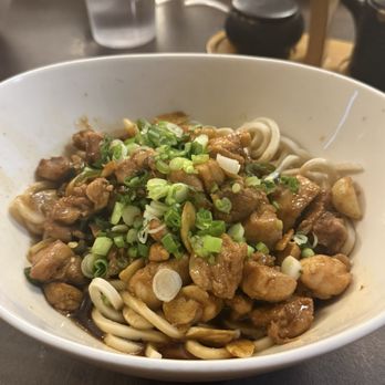 Lanner Noodles & Bar - 炒鸡丁盖码面 Chicken Topped Noodles - Noodles Near Me - Cambridge, Massachusetts Lanner Noodles & Bar - 炒鸡丁盖码面 Chicken Topped Noodles - Noodles Near Me - Cambridge, Massachusetts