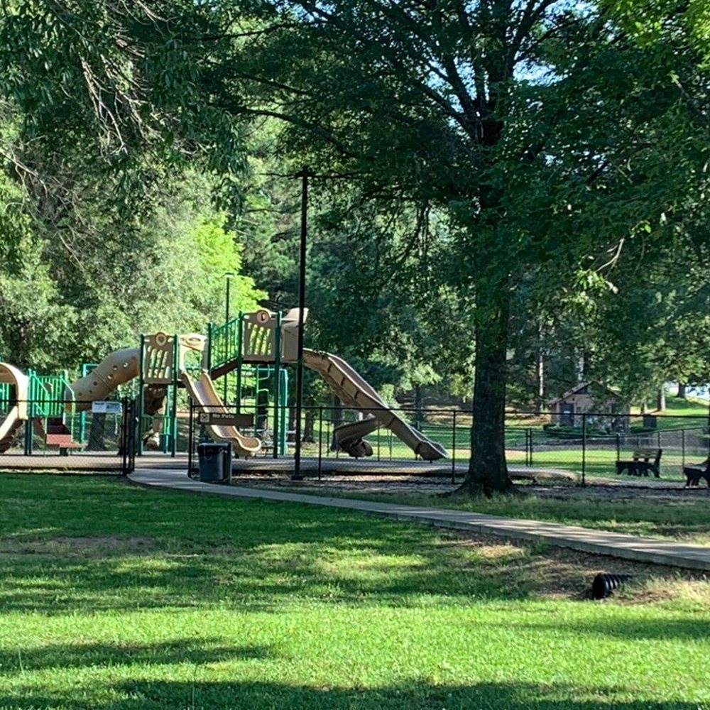Grenada Lake - Lake side Playground - Lakes Near Me
