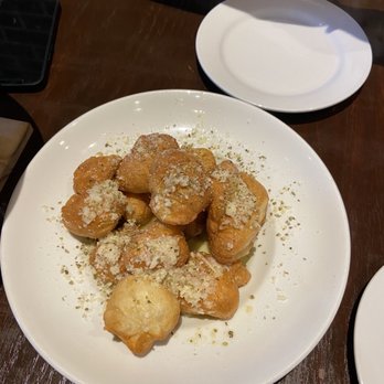 Andolini's Pizzeria Broken Arrow - Garlic knots - Pizza Near Me - Broken Arrow, Oklahoma Andolini's Pizzeria Broken Arrow - Garlic knots - Pizza Near Me - Broken Arrow, Oklahoma