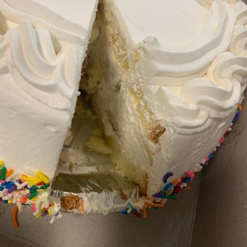 New York Bakery - This is what they call a banana cream PIE. This is a cake in a pie tin. Do not get pies from this Bakery if you are expecting a pie. - Desserts Near Me - New York, New York New York Bakery - This is what they call a banana cream PIE. This is a cake in a pie tin. Do not get pies from this Bakery if you are expecting a pie. - Desserts Near Me - New York, New York