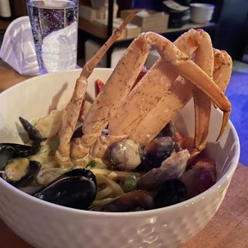 Black Pearl Seafood Bar-Downtown - Seafood Near Me - Edmonton, Alberta Black Pearl Seafood Bar-Downtown - Seafood Near Me - Edmonton, Alberta