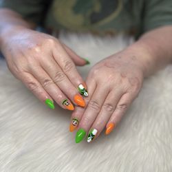 Holly Nails