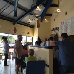 Sandwich Man Pizza Too - The order counter.
