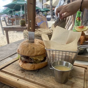 Lido - Burger - Seafood Near Me - Playa del Carmen, ROO