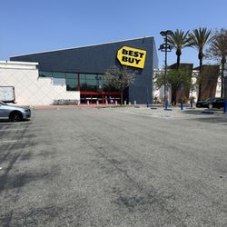 Best Buy - Cerritos - Best Buy