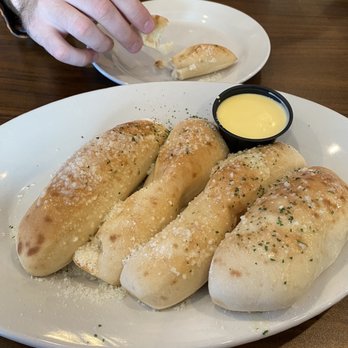 Zianos Italian Eatery - Breadsticks - Italian Near Me - Fort Wayne, Indiana