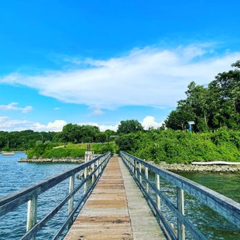 Charles Point Pier Park - Parks Near Me - Peekskill, New York