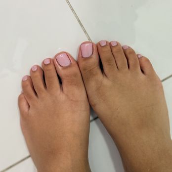 Platinum Glam - Gel pedicure - Nail Salons Near Me - Miami, Florida