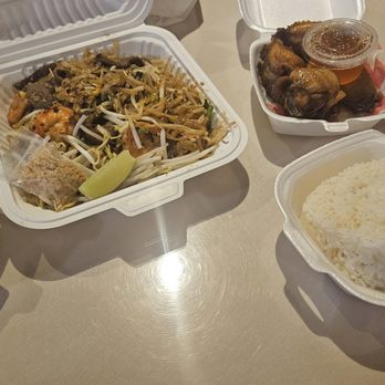 Thai Lily Cafe - Seaweed salad, Pad Thai, wings,  Jasmine rice - Thai Near Me - Houston, Texas