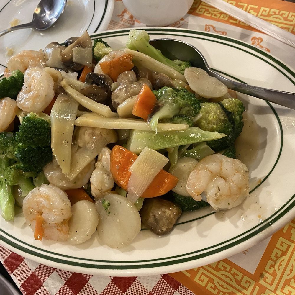 Mandarin Kitchen - Shrimp with veggies - Chinese Near Me - Southgate, Michigan Mandarin Kitchen - Shrimp with veggies - Chinese Near Me - Southgate, Michigan