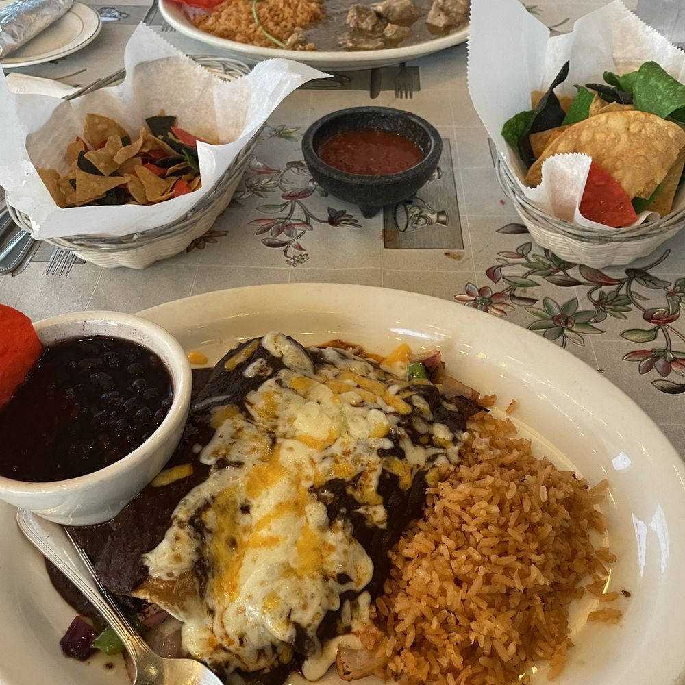 La Kebrada - Mole entree vegetarian - Mexican Near Me - Fresno, California La Kebrada - Mole entree vegetarian - Mexican Near Me - Fresno, California