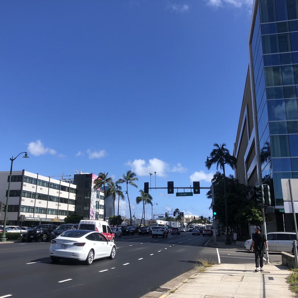 Kaka'ako Eye Care - Building on the right hand side, first floor - Optometrists Near Me - Honolulu, Hawaii Kaka'ako Eye Care - Building on the right hand side, first floor - Optometrists Near Me - Honolulu, Hawaii