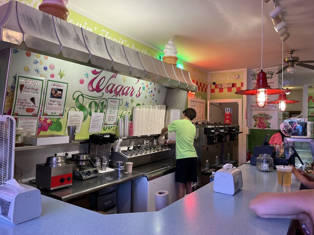 Wagar's Ice Cream Parlor Logo