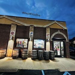 Novi Fine Wine & Liquor