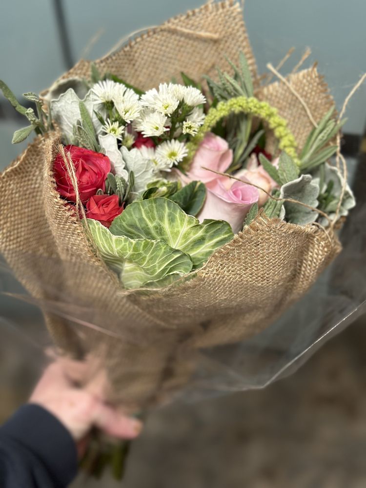 OLIVERIOS FLORIST Updated September 2024 16 Photos 241 E Main St