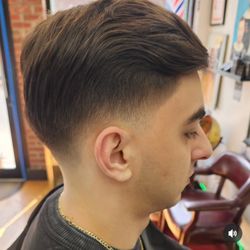Low Skin fade haircut Be A Gentleman Book Online https://link.booksy.com/gentlemens-barbershop